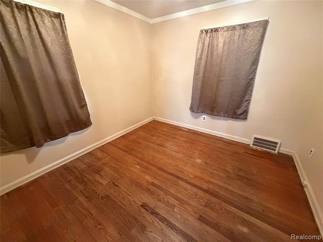 22058 Tuscany Avenue, Eastpointe, MI 48021