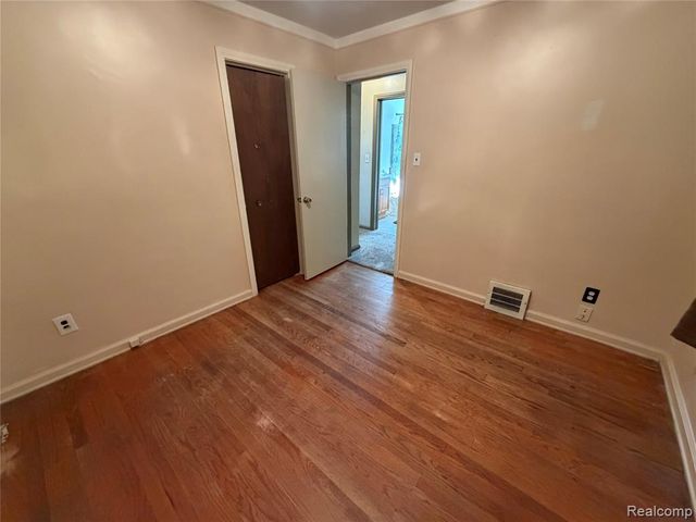 22058 Tuscany Avenue, Eastpointe, MI 48021
