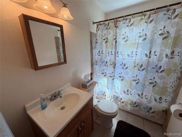 22058 Tuscany Avenue, Eastpointe, MI 48021