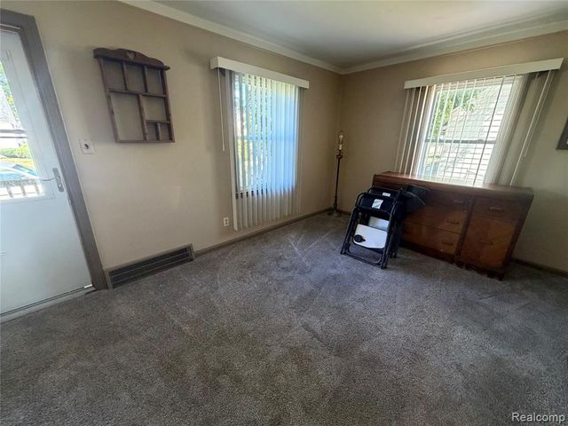22058 Tuscany Avenue, Eastpointe, MI 48021