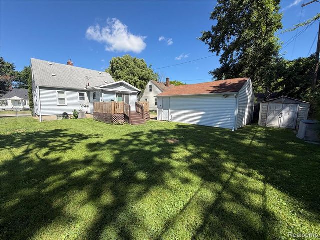 22058 Tuscany Avenue, Eastpointe, MI 48021