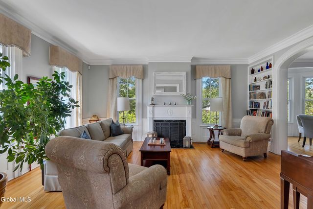 2307 Rosendale Road, Niskayuna, NY 12309