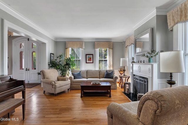 2307 Rosendale Road, Niskayuna, NY 12309