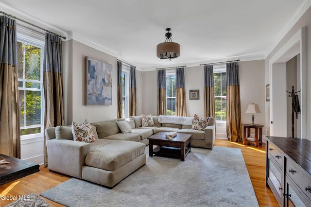 2307 Rosendale Road, Niskayuna, NY 12309