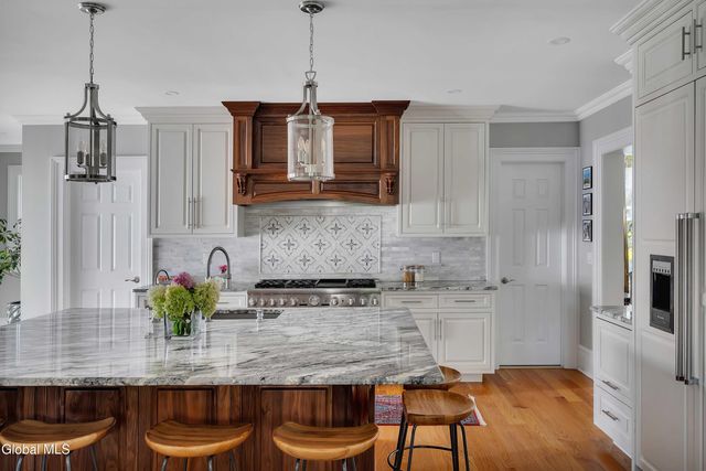 2307 Rosendale Road, Niskayuna, NY 12309