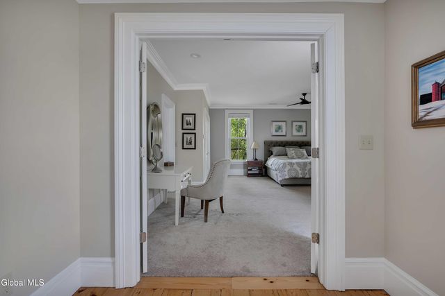 2307 Rosendale Road, Niskayuna, NY 12309