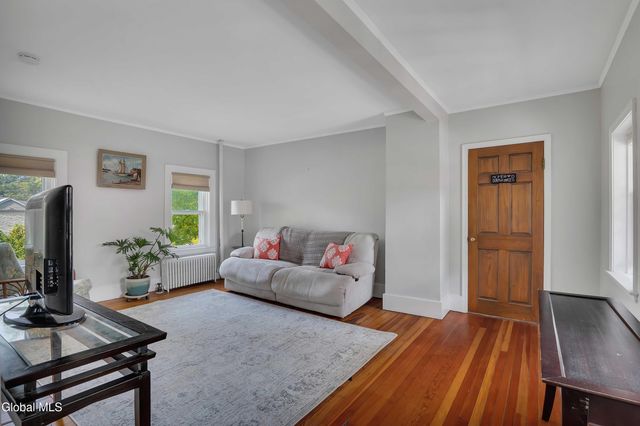 2307 Rosendale Road, Niskayuna, NY 12309