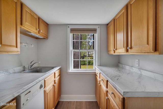 2307 Rosendale Road, Niskayuna, NY 12309