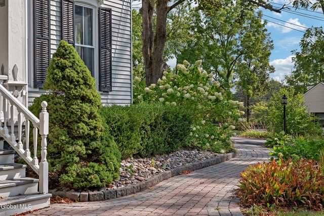 2307 Rosendale Road, Niskayuna, NY 12309