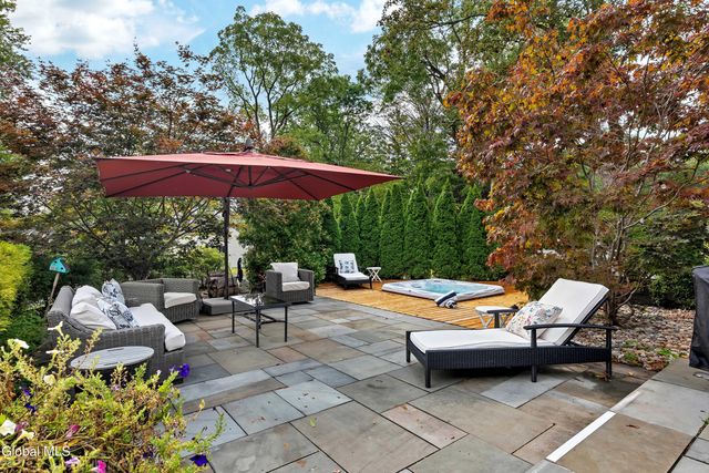 2307 Rosendale Road, Niskayuna, NY 12309