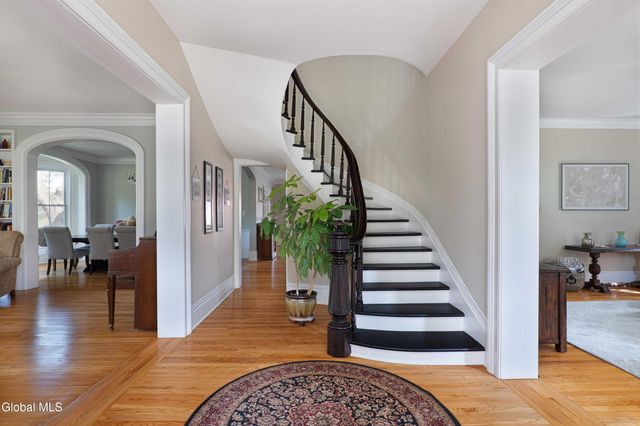 2307 Rosendale Road, Niskayuna, NY 12309