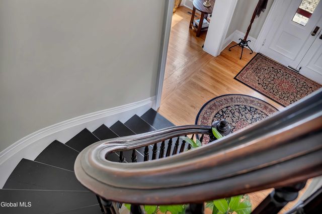 2307 Rosendale Road, Niskayuna, NY 12309