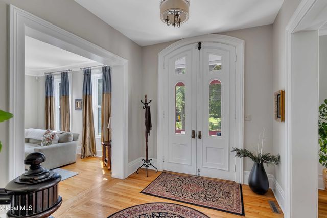 2307 Rosendale Road, Niskayuna, NY 12309