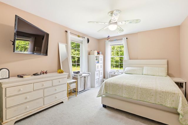 19 Meadow Lark Lane, Epsom, NH 03234