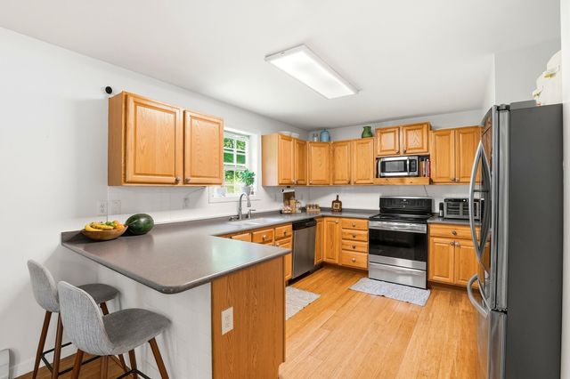 19 Meadow Lark Lane, Epsom, NH 03234