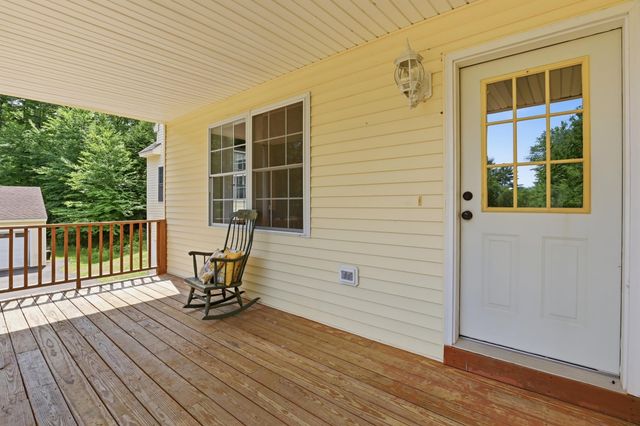 19 Meadow Lark Lane, Epsom, NH 03234