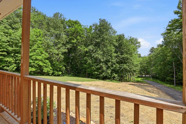 19 Meadow Lark Lane, Epsom, NH 03234