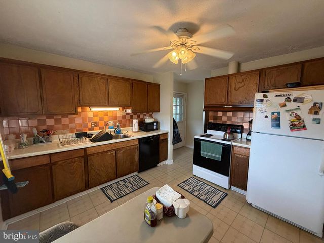 302 WENTWORTH DR, Winchester, VA 22601