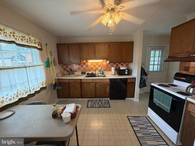 302 WENTWORTH DR, Winchester, VA 22601