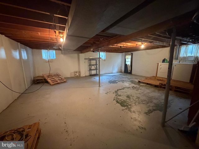 302 WENTWORTH DR, Winchester, VA 22601