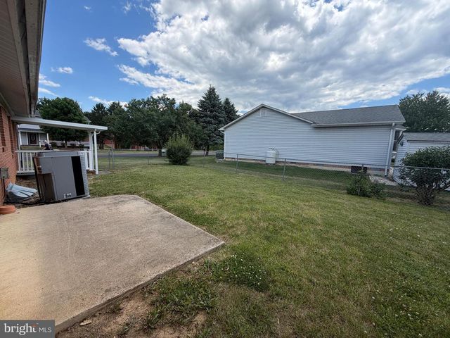 302 WENTWORTH DR, Winchester, VA 22601