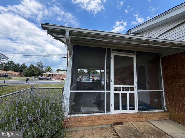 302 WENTWORTH DR, Winchester, VA 22601
