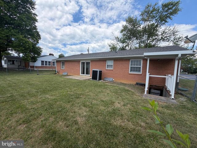 302 WENTWORTH DR, Winchester, VA 22601