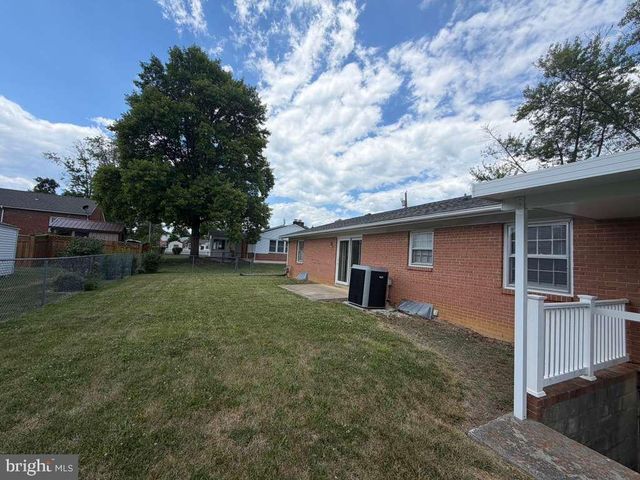 302 WENTWORTH DR, Winchester, VA 22601