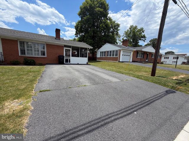 302 WENTWORTH DR, Winchester, VA 22601