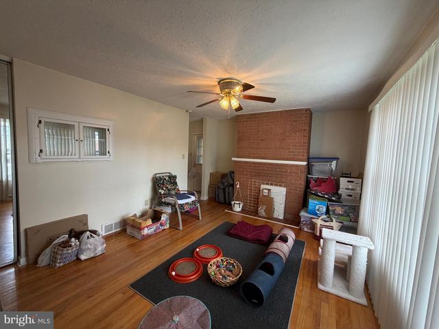 302 WENTWORTH DR, Winchester, VA 22601