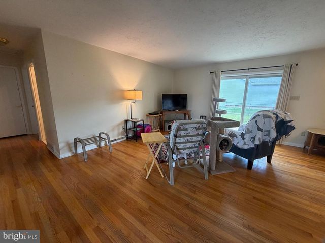 302 WENTWORTH DR, Winchester, VA 22601