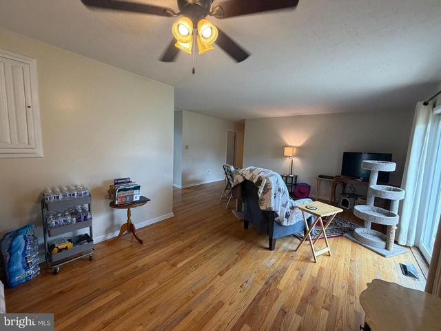 302 WENTWORTH DR, Winchester, VA 22601