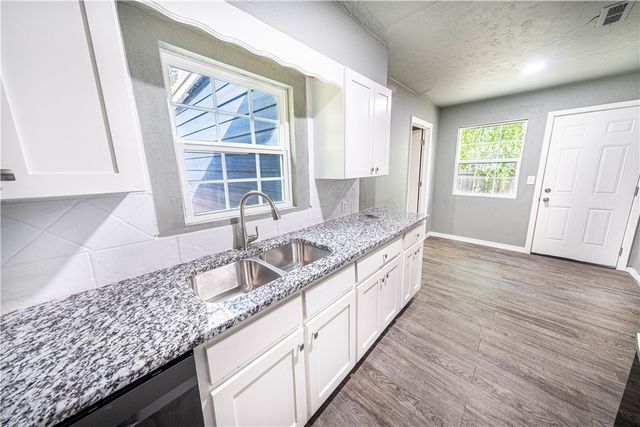 1515 Greenlawn Drive, Springdale, AR 72764