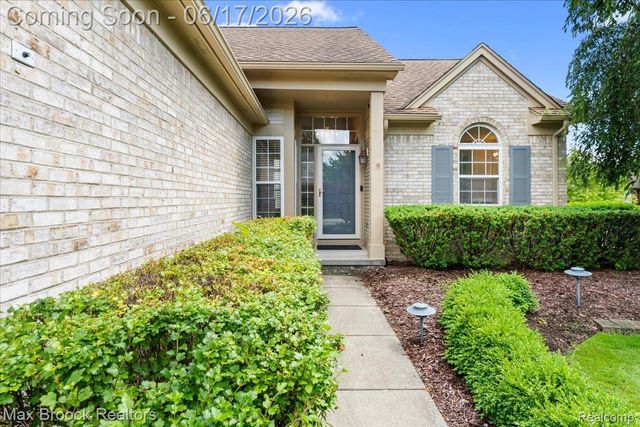 34896 Pennington Drive, Farmington Hills, MI 48335