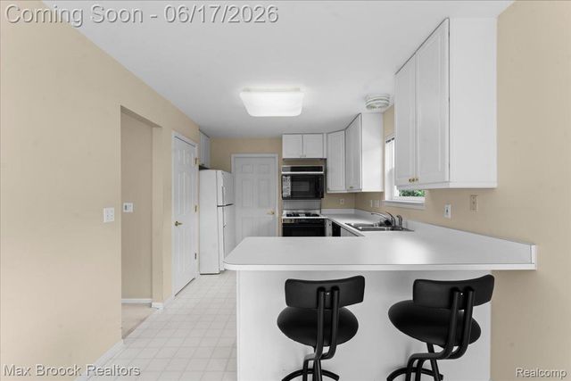 34896 Pennington Drive, Farmington Hills, MI 48335