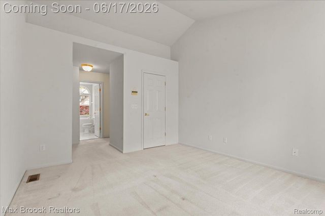 34896 Pennington Drive, Farmington Hills, MI 48335