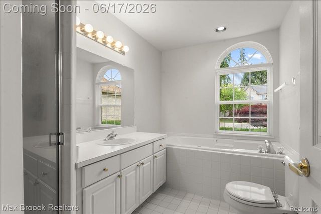 34896 Pennington Drive, Farmington Hills, MI 48335