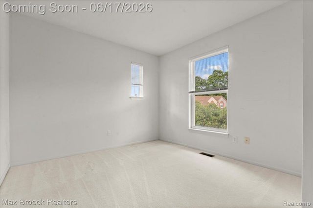 34896 Pennington Drive, Farmington Hills, MI 48335