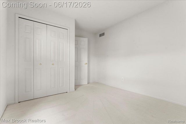 34896 Pennington Drive, Farmington Hills, MI 48335