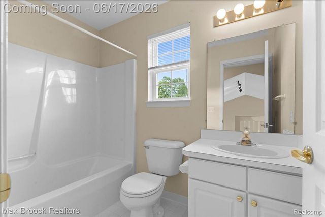 34896 Pennington Drive, Farmington Hills, MI 48335