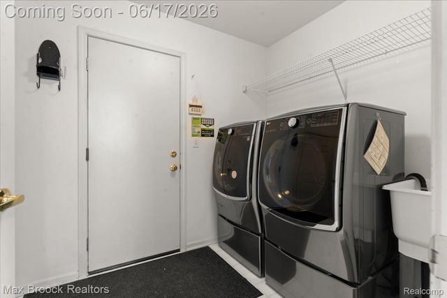 34896 Pennington Drive, Farmington Hills, MI 48335
