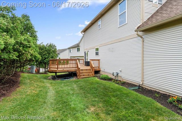 34896 Pennington Drive, Farmington Hills, MI 48335