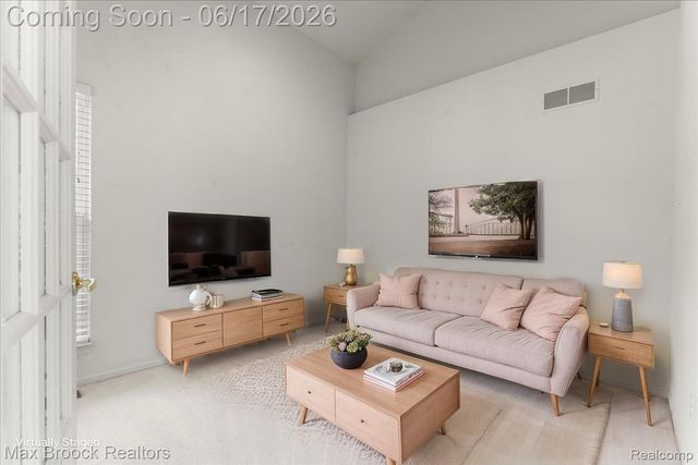 34896 Pennington Drive, Farmington Hills, MI 48335