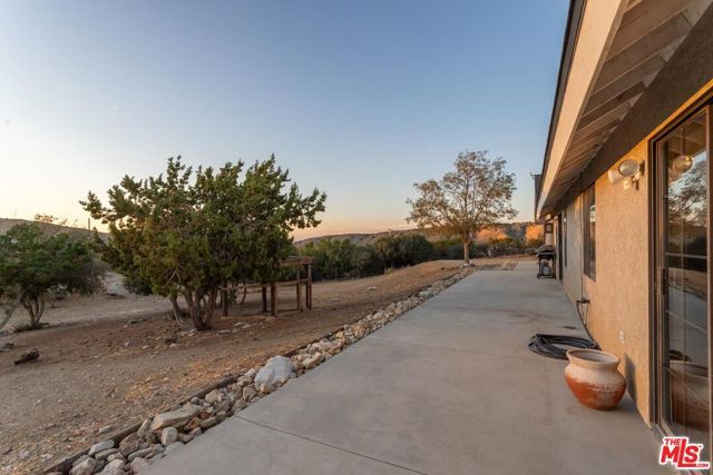 29243 Piani Road, Pearblossom, CA 93553