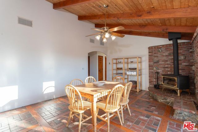 29243 Piani Road, Pearblossom, CA 93553