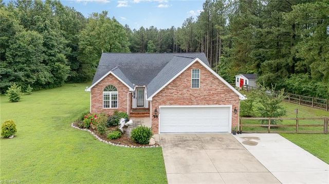 2472 Woods Stream Lane, Asheboro, NC 27205
