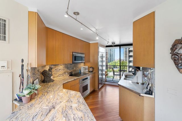 1410 N State Parkway 10B, Chicago, IL 60610