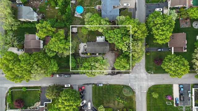 37 Aberdeen Drive, Mastic, NY 11950