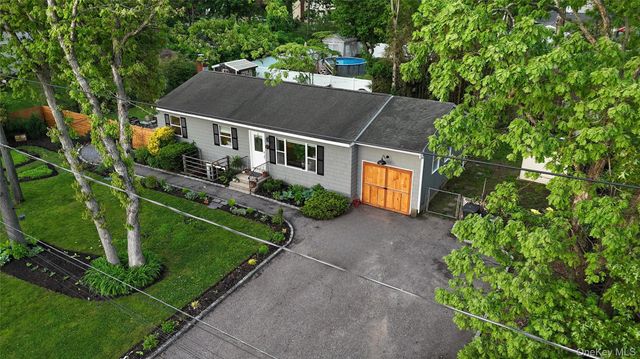 37 Aberdeen Drive, Mastic, NY 11950