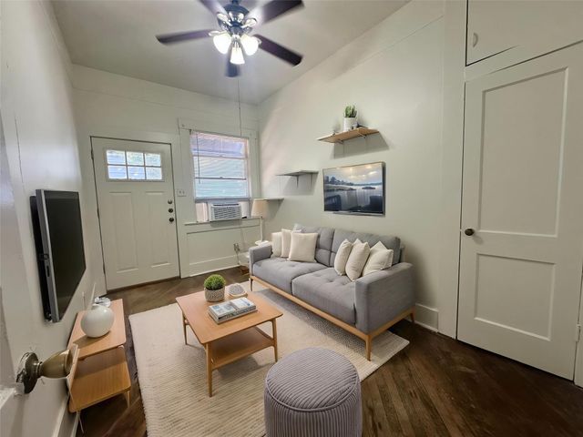 106 W 38th ST A, Austin, TX 78705